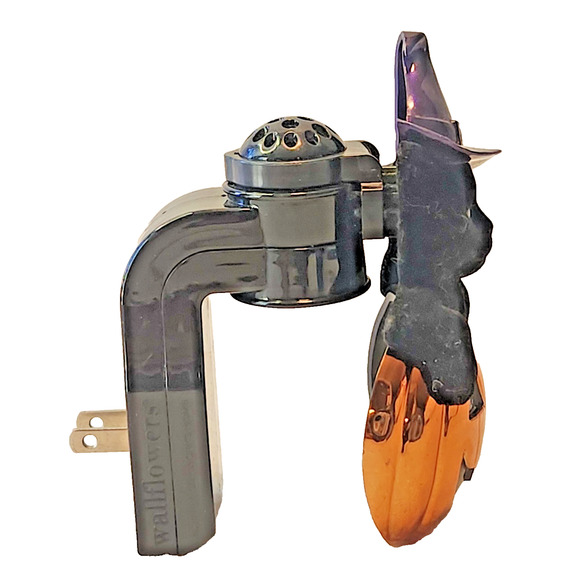 Bath Body Works Light Up Black Cat in Pumpkin Jack-o-Lantern Wallflower Plug-In - Picture 3 of 6